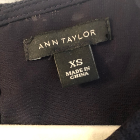 Ann Taylor flouncy top. - Picture 2 of 4